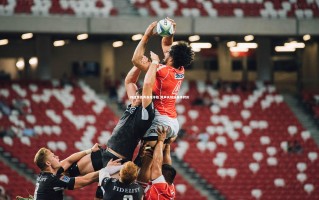 九游体育官网|韩佳奇首秀表现平稳 尾声失球成赛事转折